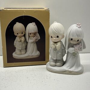 Precious Moments 1979 Wedding Couple Figurine Jonathan David E-3114